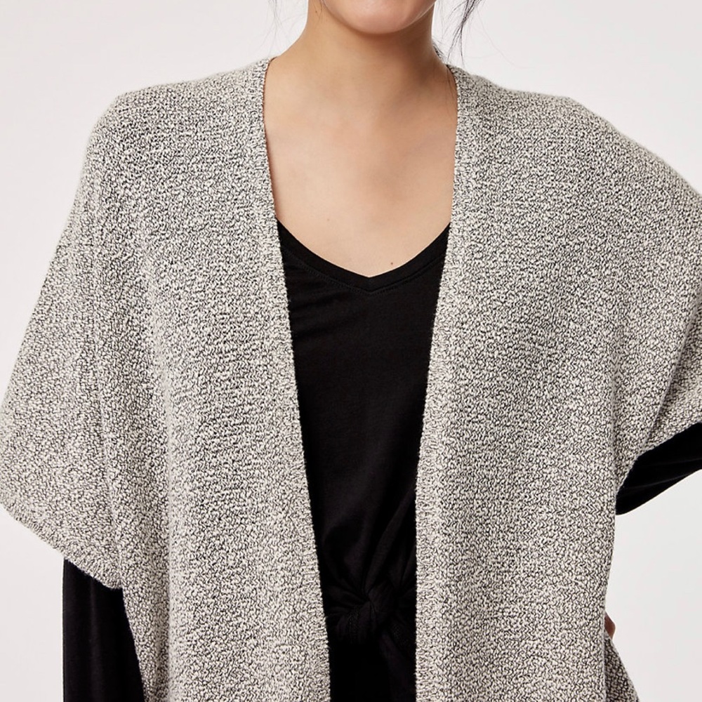 Aritzia Cape NWT